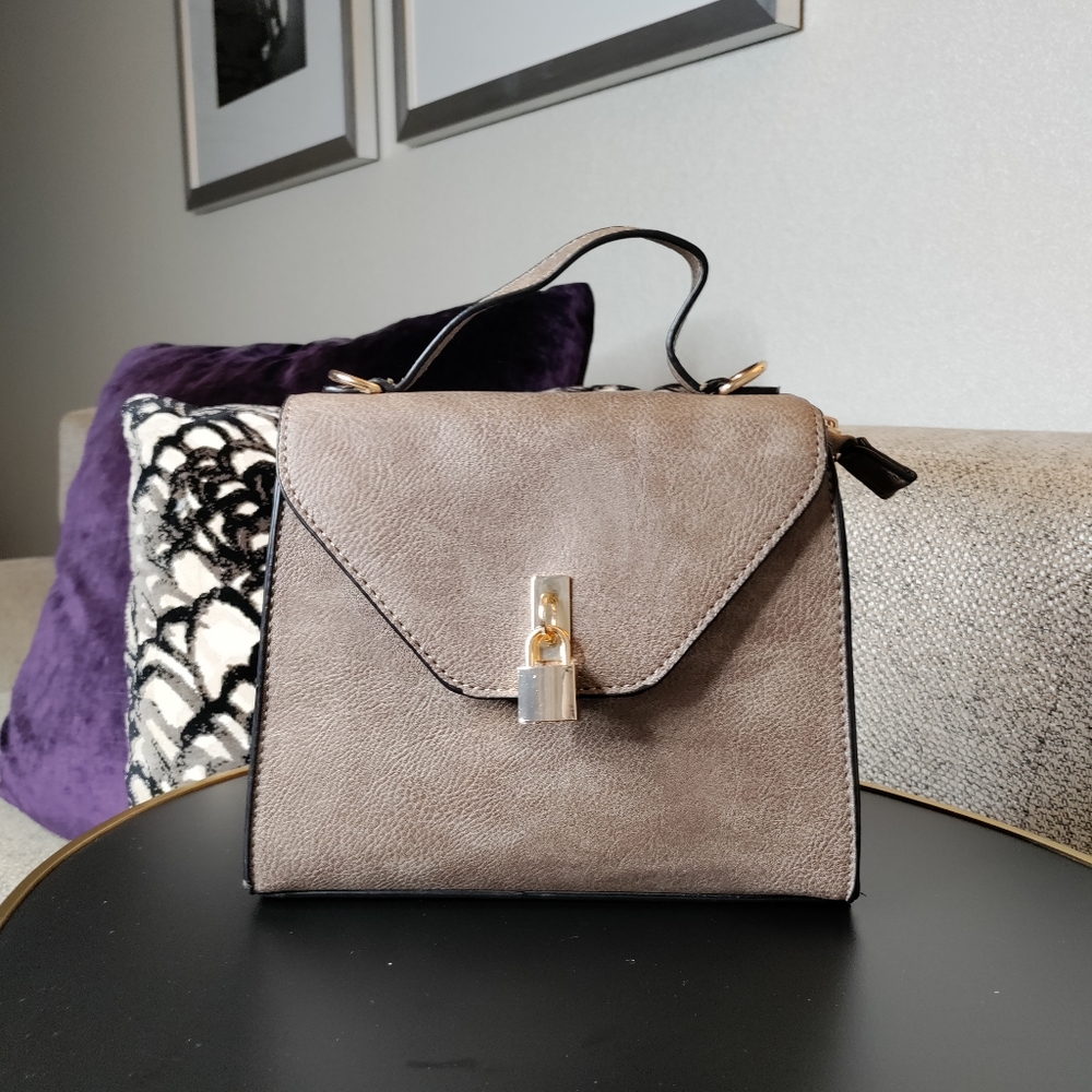Medium handbag